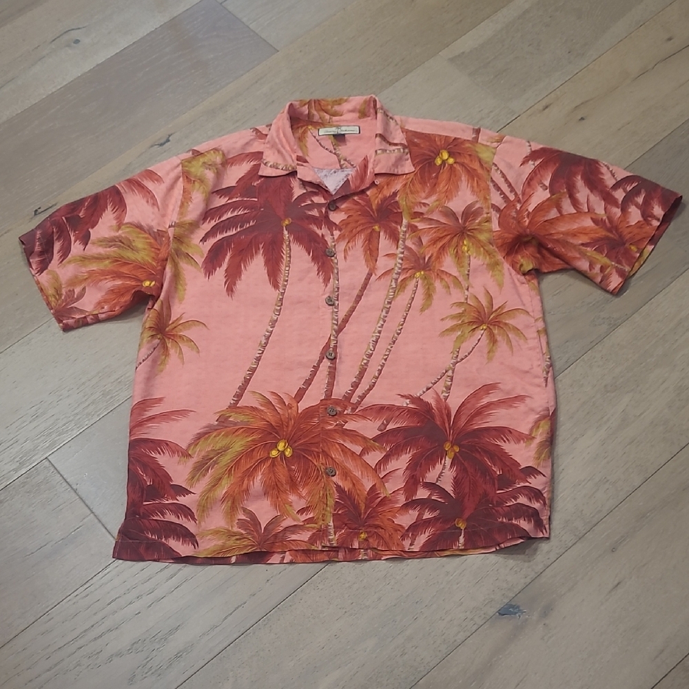 Tommy Bahama Hawaiian Shirt Men's sz M 100% Silk Red Palms Button Up Camp Shirt